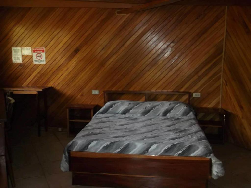 Hotel Las Fresas Del Volcan Poas Sabana Redonda Kamer foto